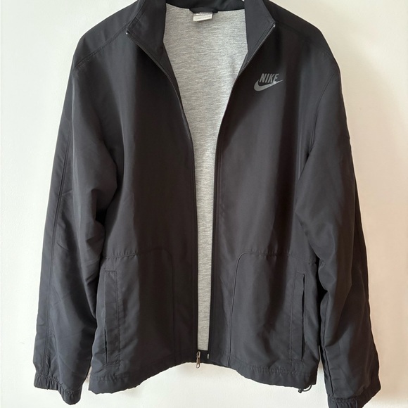 Nike Men's Black Lightweight jacket - Picture 3 of 11